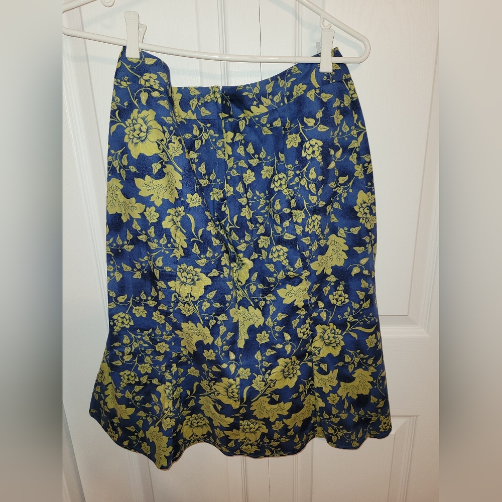 💚 Reitmans royal blue green print zippered skirt size 5, 98% cotton.